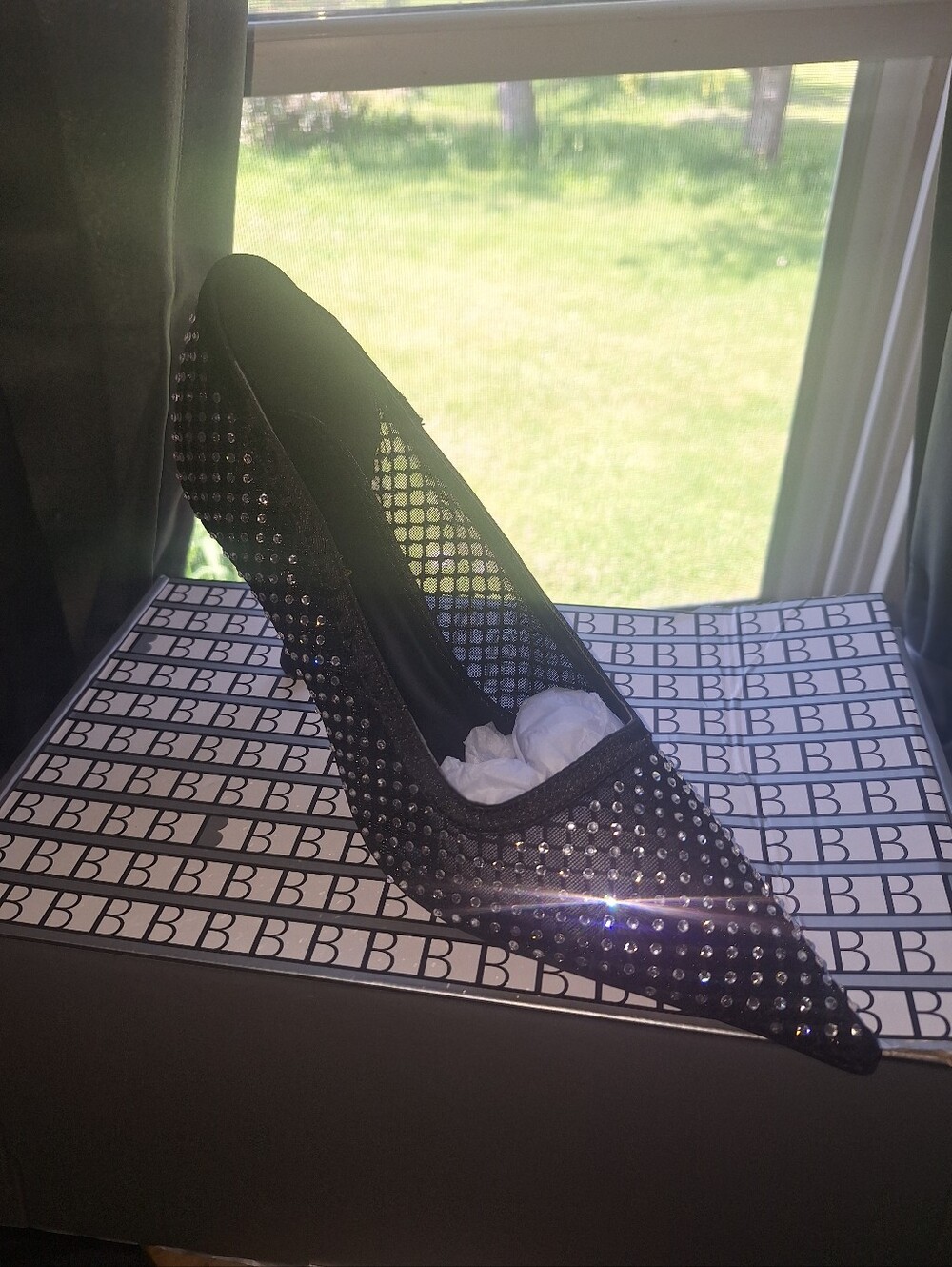 NIB Black Studded Mesh Pointed Toe Pump